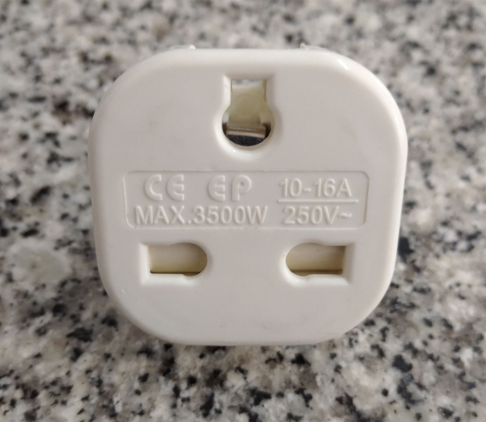 Adaptador Eléctrico de Ingles a Europeo - Imagen 1