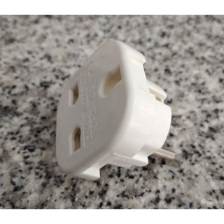 Adaptador Eléctrico de Ingles a Europeo - Imagen 2